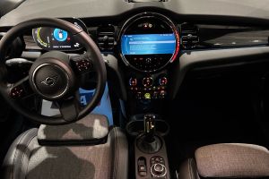 MINI Cooper SE Classic Trim 32 kWh 3-dr #912211